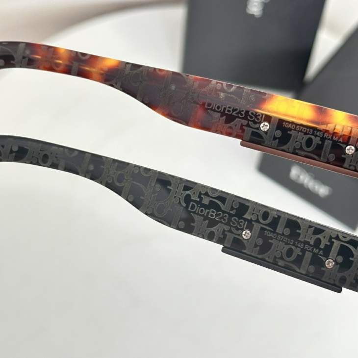 Picture of Dior Sunglasses _SKUfw77121779fw